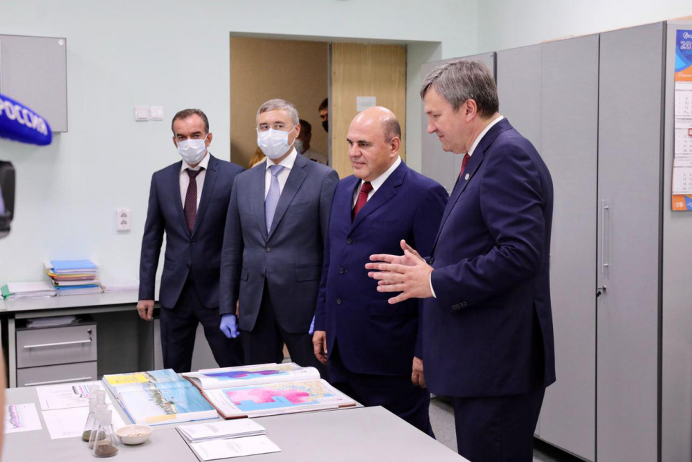 Новый прибор диагностировал температуру 34,8 у полпреда президента РФ в ЮФО в Краснодаре
