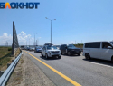 Почти 600 авто застряли в пробках у Крымского моста