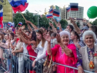  Опоздавший Джиган, танцы с детьми, «обнимашки» звезд со зрителями: Видеоотчет с празднования Дня России в Краснодаре 