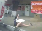  В Новороссийске видео с девушкой, выпавшей из маршрутки, попало в соцсети