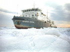 В порту Ейска ледокол проложил путь для 300 судов 