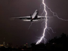  В Москве молния ударила в самолет, который летел из Сочи