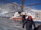 Сочинские спасатели эвакуировали на вертолете горнолыжника - фрирайдера