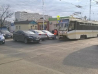 Центр Краснодара парализовала авария авто с трамваем