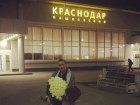 Анастасия Волочкова «не смогла сдержать слез» от встречи с фанатами в аэропорту Краснодара