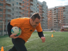 Участники «Сбросить лишнее-3» бросили вызов коронавирусу, сыграв в футбол