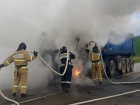 На трассе в Краснодарском крае во время движения сгорел грузовик