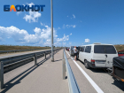 10-километровый затор парализовал движение перед Крымским мостом на Кубани