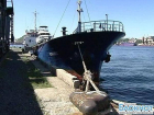 В порту Новороссийска уже полтора месяца голодают моряки брошенного судна