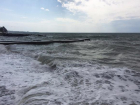 В Сочи в штормовом море тонул 62-летний мужчина