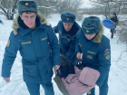В Краснодаре ребенок 20 минут пролежал в снегу из-за болевого шока
