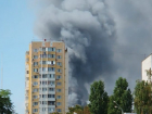  Сильный пожар вспыхнул на рынке в Краснодаре 