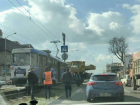 Трамвай протаранил автокран в Краснодаре: пострадали пассажиры