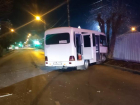 В Славянске-на-Кубани маршрутный автобус столкнулся с легковушкой, есть пострадавшие