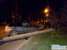 В Краснодаре «БМВ» столкнулся с электроопорой: трое пострадавших