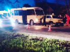 Двое погибших: на Кубани «шестерка» на полном ходу влетела в микроавтобус