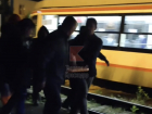В Краснодаре пенсионер выжил после падения под трамвай 