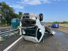 В Краснодарском крае перевернулся грузовик и залил трассу пивом 