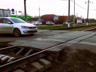 Движение на ж/д переезде в Краснодаре ограничат до самого утра