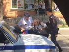 В Туапсе полицейские выкручивали руки беременной женщине
