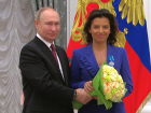 «Спасибо вам за то, что мочите людоедов»: Владимир Путин наградил Маргариту Симоньян орденом Почёта