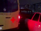 В Краснодаре скорая помощь не смогла выехать к пациенту из-за заблокировавших её машин