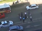 В Краснодаре водитель иномарки сбил на пешеходном переходе подростка