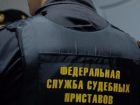 Мужчина устроил драку с судебным приставом из-за дочери