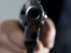Жители Кубани, угрожая пистолетом, ограбили ювелирный магазин в Азове 