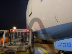 В аэропорту Сочи тягач протаранил Boeing 737 с пассажирами 