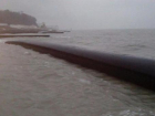 На пляж в Сочи вынесло глубоководную трубу канализационного коллектора