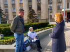 Дольщица снесенного в Геленджике дома устроила голодовку возле администрации Краснодарского края