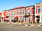 В Краснодаре на вокзале молодые люди избили и ограбили собутыльника