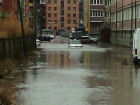В Краснодаре из-за ливня ушла под воду улица Московская