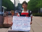 Очередной одиночный пикет за сохранение троллейбусов на Красной прошел в Краснодаре 