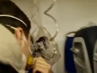 Крики детей и кислородные маски: видео из салона рейса Сочи – Красноярск с пятью пострадавшими