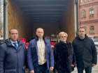 Депутаты Гордумы Краснодара собрали новогоднюю машину с подарками для детей-сирот в Донецке 