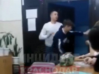 «Будете уволены к чертовой матери!»: краснодарский ученик пригрозил педагогу за удар об дверь