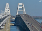  Путин анонсировал начало движения грузовых поездов по Крымскому мосту 