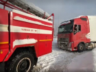 На Кубани 120 грузовиков скопились на федеральной трассе из-за снегопада 