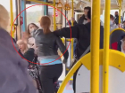 «Надень маску, мразь!»: краснодарка отпинала в трамвае многодетную мать из-за отсутствия маски