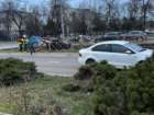 Перевернувшийся автомобиль заблокировал движение трамваев в Краснодаре