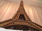  В Геленджике появилась двухметровая Эйфелева башня из шоколада