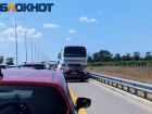 Сотня машин из Краснодарского края попала в затор перед Крымским мостом