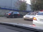  В Краснодаре огромную пробку автомобилисты массово объезжают по «встречке» 