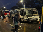 В Краснодаре девять человек госпитализировали после столкновения автобуса и троллейбуса