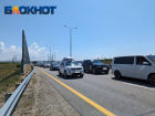 После перекрытия Крымского моста авто стоят в 8-километровой пробке