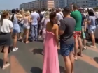 Краснодарцы вышли на стихийный митинг к ТЦ «Любимово» из-за отключения света