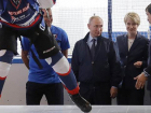 Путин вышел на лед с хоккеистами НХЛ в Сочи