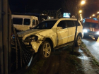 «Я не вижу машины «Яндекс.Такси»: иномарка протаранила забор таможни в Краснодаре
